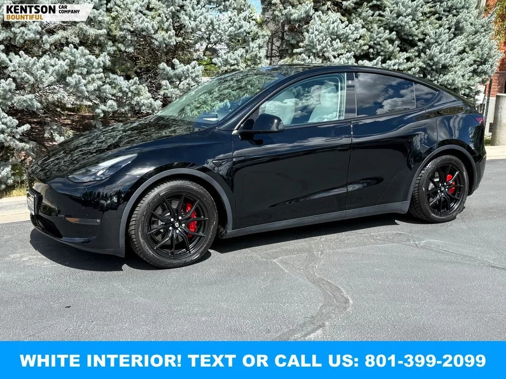 2023 Tesla Model Y Performance Dual Motor All-Wheel Drive's photo