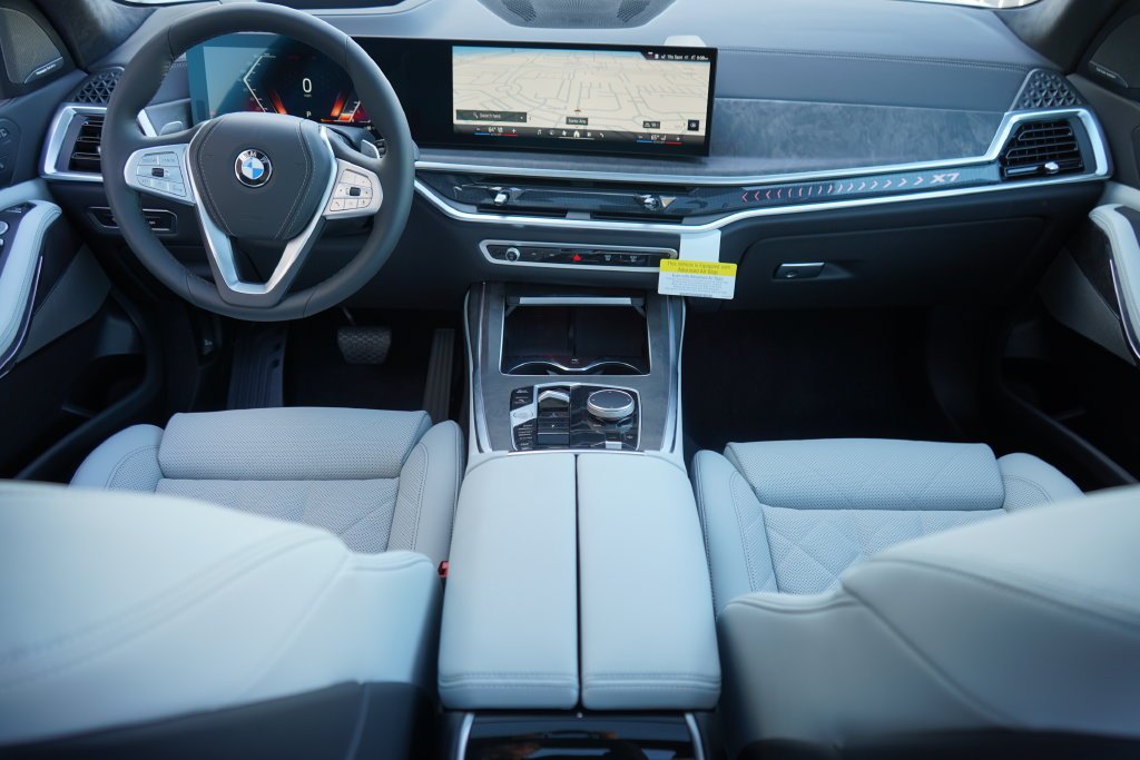 Used 2026 Mineral White Metallic BMW xDrive40i image 14