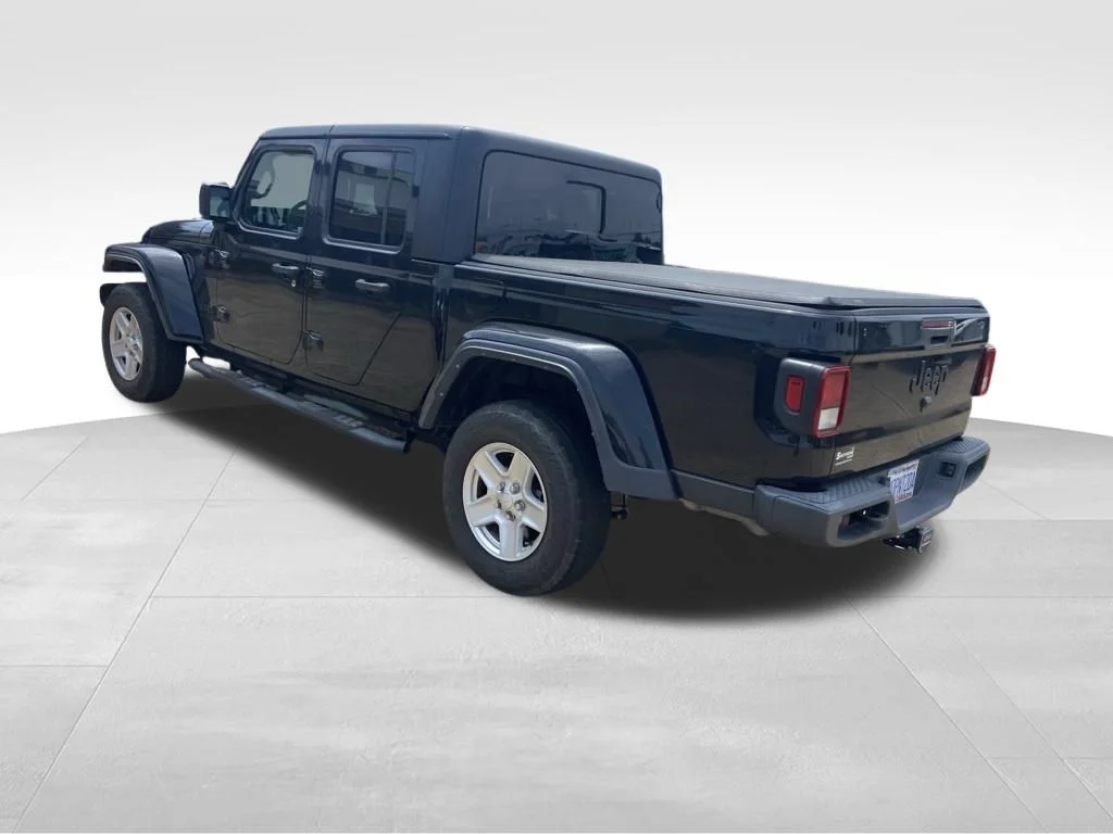 Used 2022 Black Jeep Sport image 19