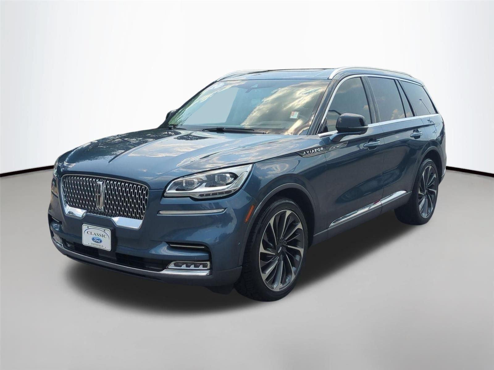 Used 2020 Blue Diamond Metallic Lincoln Reserve image 1