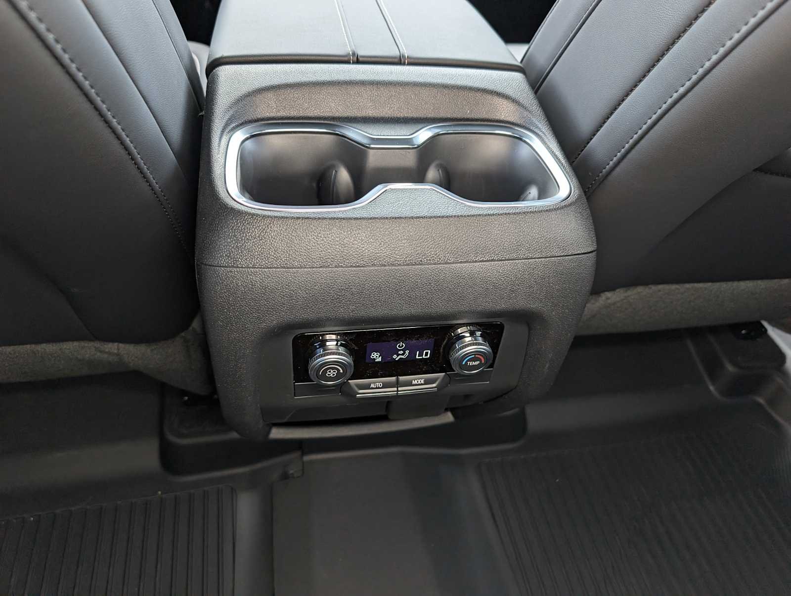 2026 GMC Acadia Elevation - Photo 16