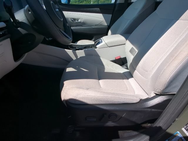 Used 2025  Hyundai SEL image 26