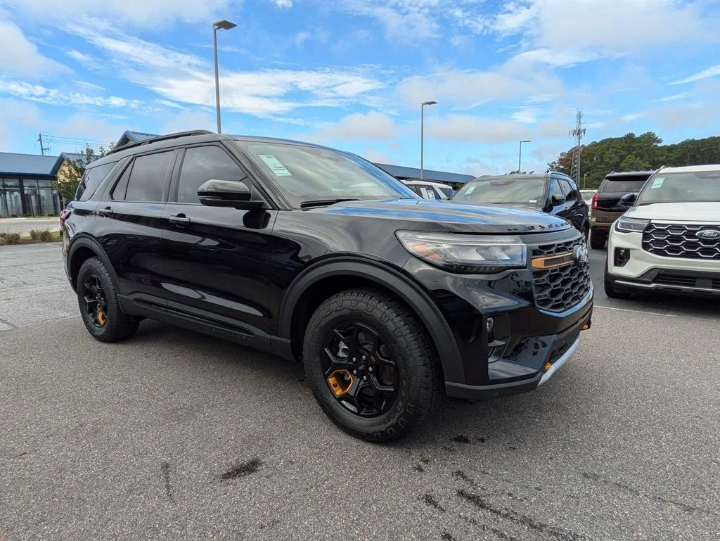 New 2026 Agate Black Metallic Ford Tremor image 2