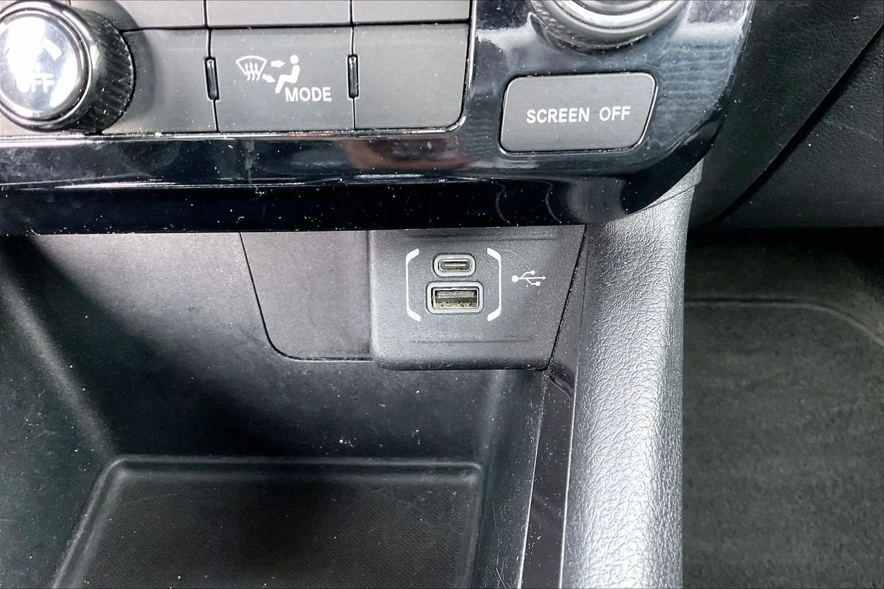 Used 2023 Silver Jeep Sport image 17