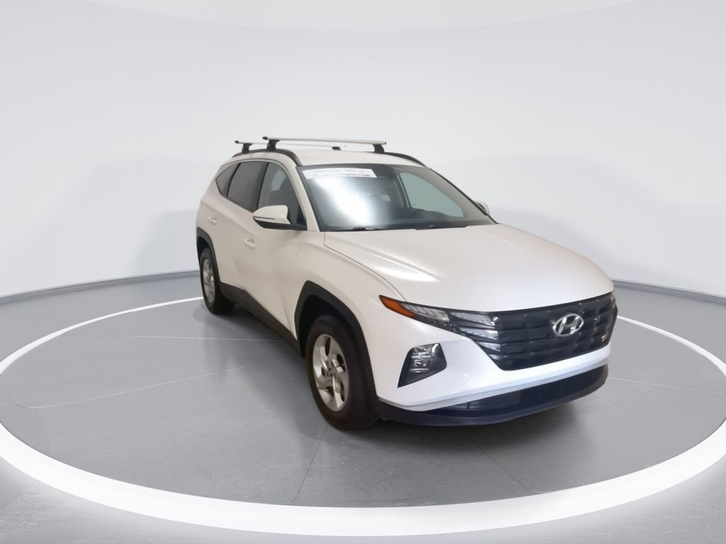 Used 2023 White Hyundai SEL image 3