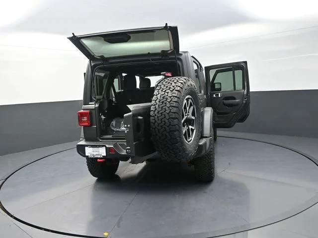 New 2026 Granite Crystal Metallic Clear-Coat Exterior Paint Jeep Rubicon image 33