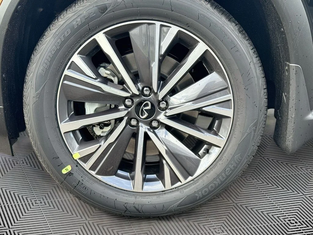 New 2027 MINERAL BLACK INFINITI Luxe FWD image 34
