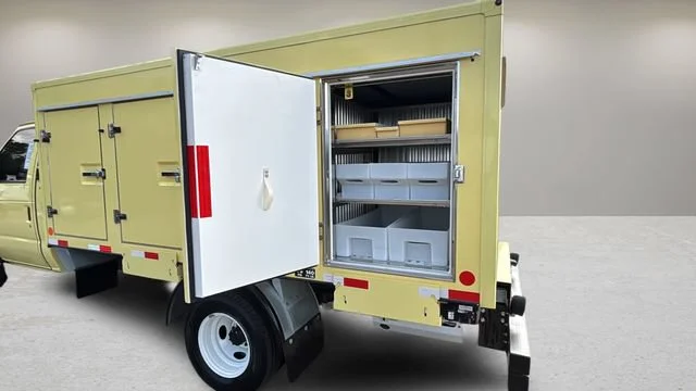 Used 2022 Yellow Ford CUTWY image 44