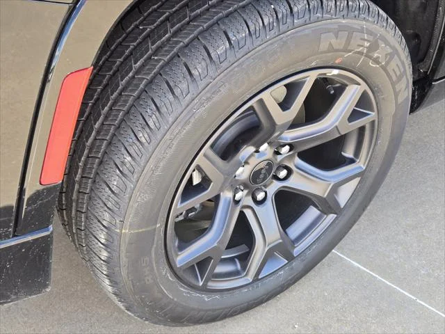 New 2026 High Gloss Black Exterior Paint Jeep Limited Altitude image 6