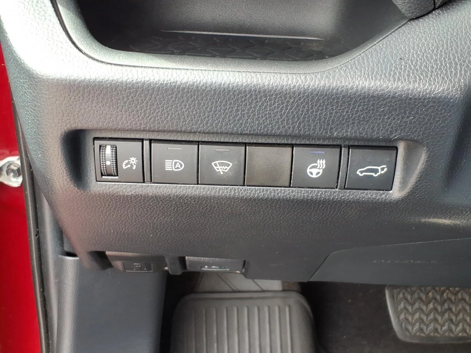 Used 2019 Ruby Flare Pearl Toyota XLE Premium image 14