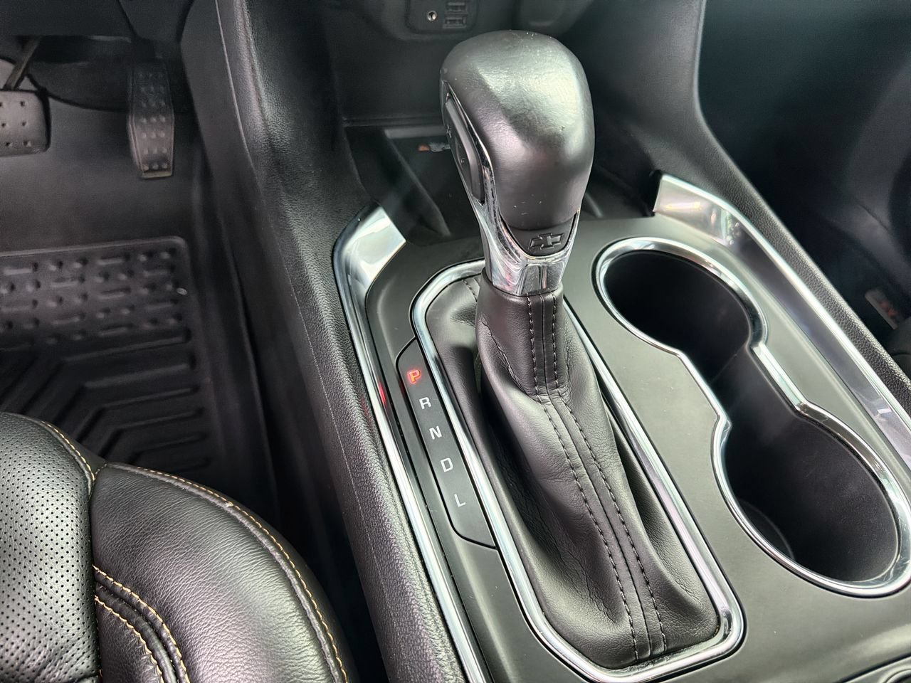 Used 2021 MOSAIC BLACK METALLIC Chevrolet Premier image 14
