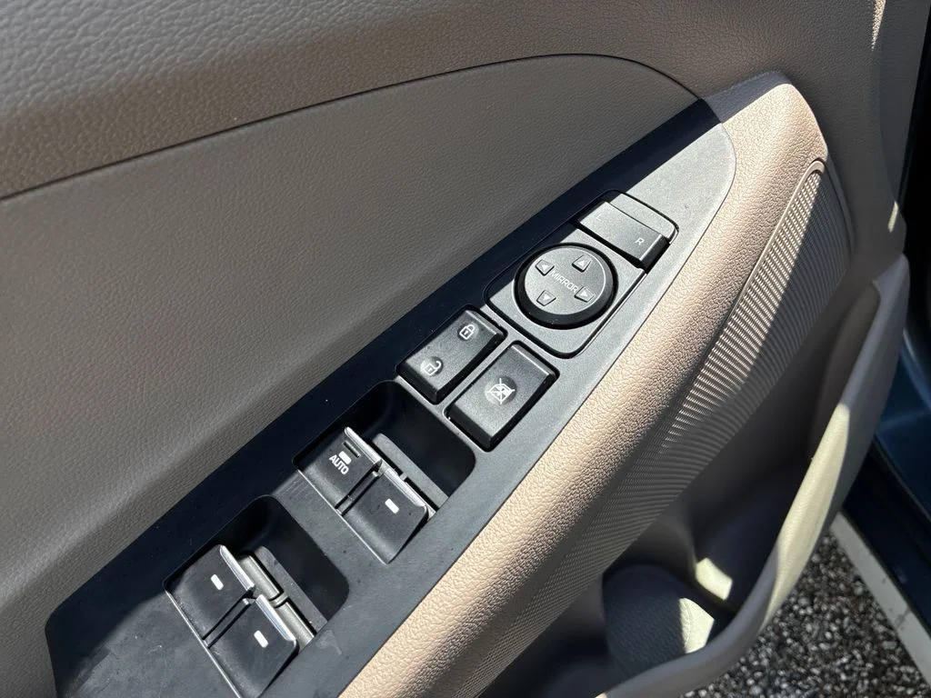 Used 2019 Blue Hyundai Ultimate image 28