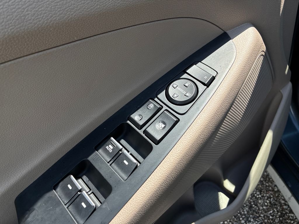 Used 2019 Blue Hyundai Ultimate image 28