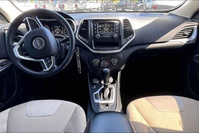 Used 2016 Blue Jeep Sport image 15
