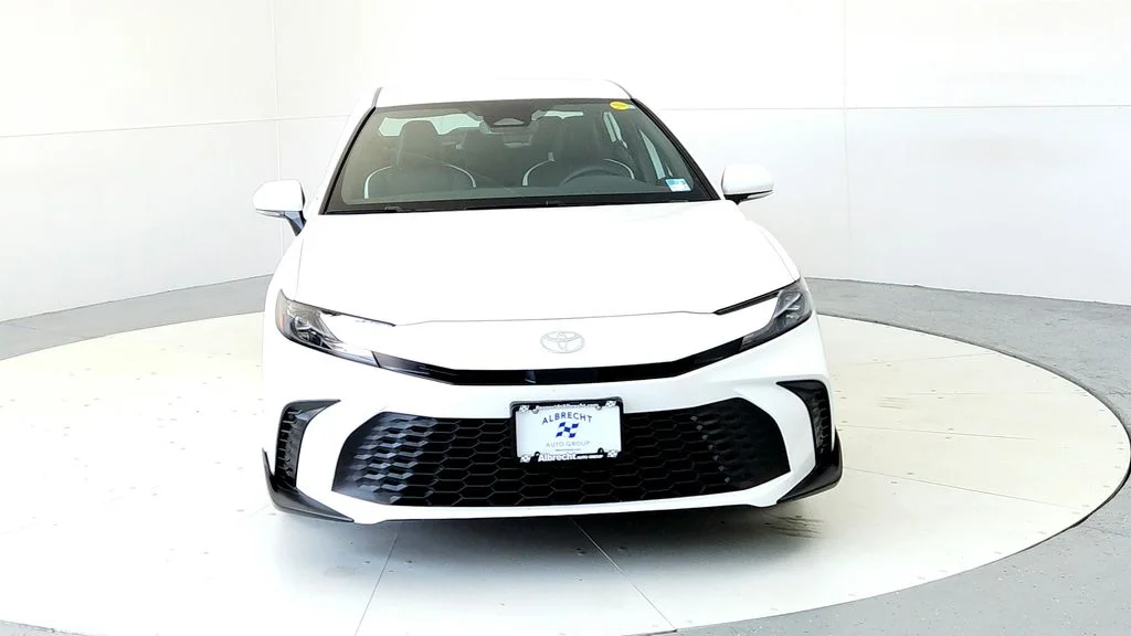 New 2026 Ice Cap Toyota SE image 8