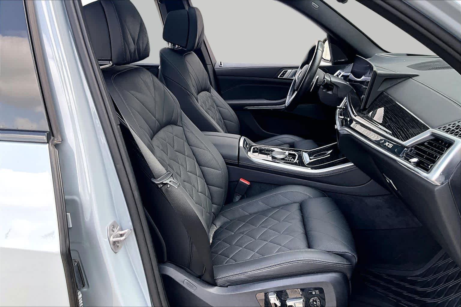 Used 2025 Brooklyn Grey Metallic BMW sDrive40i image 8