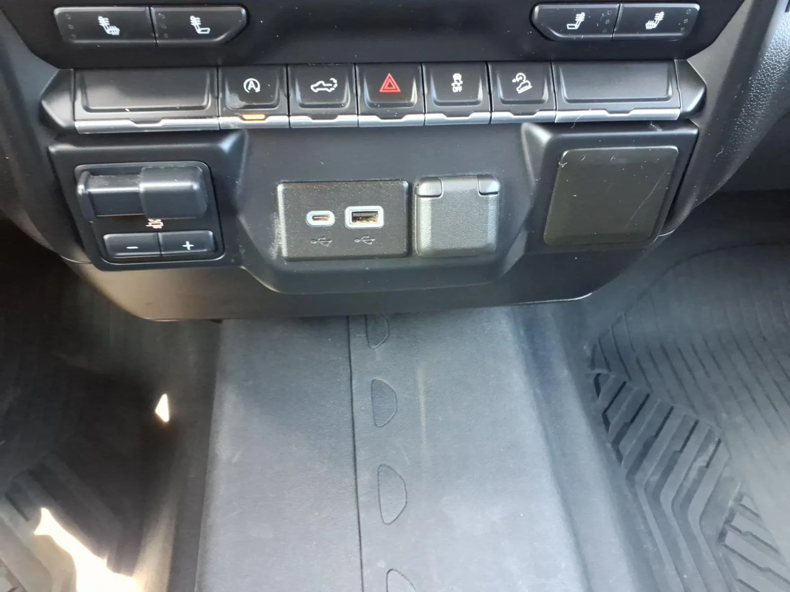 Used 2021 Red Chevrolet RST image 21