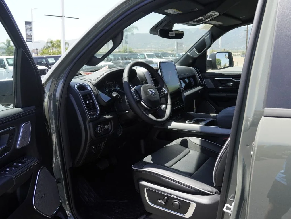 New 2026 Canyon Lake Exterior Paint RAM Laramie image 18