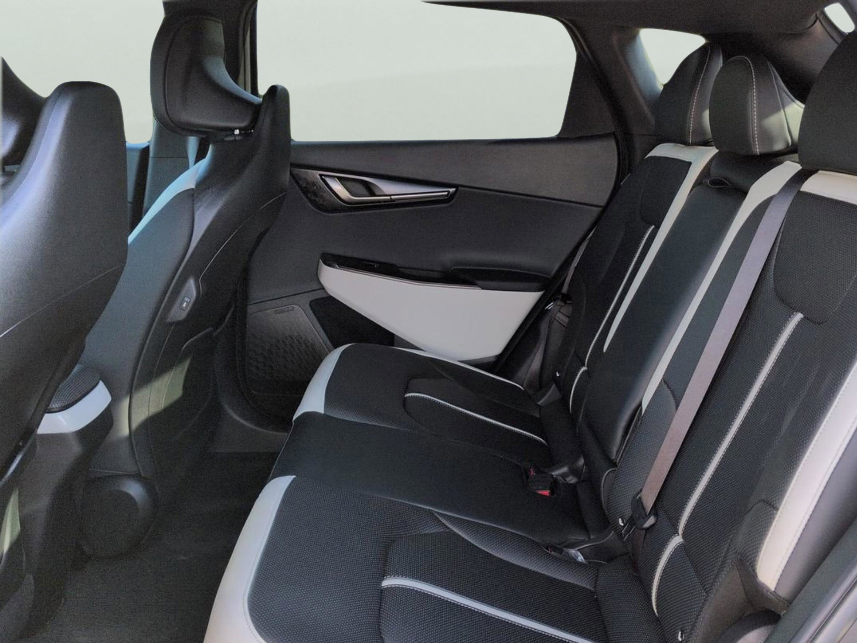 New 2026 Glacier White Pearl/Black Roof Kia GT-Line image 23