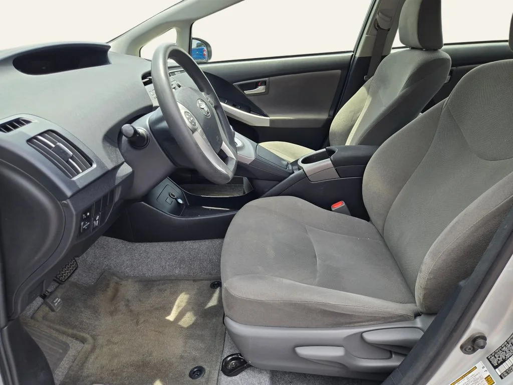 Used 2015 Silver Toyota Two image 23