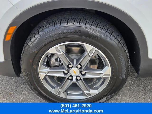 Used 2025 Summit White Chevrolet LT image 18