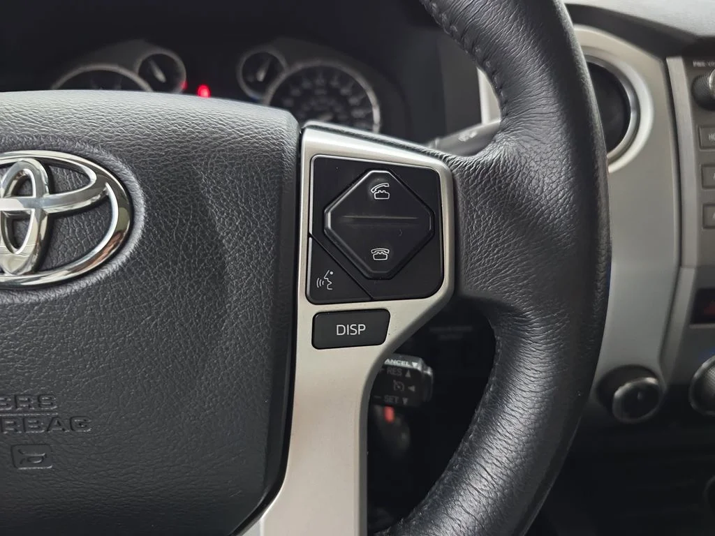 Used 2017  Toyota Limited image 20