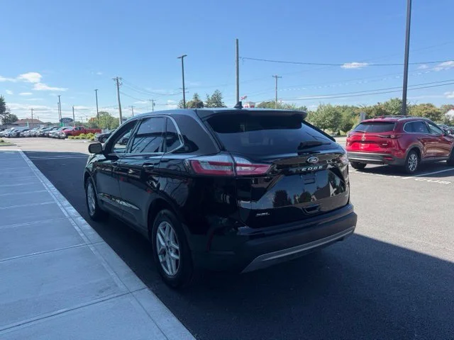 Used 2024 Black Ford SEL image 4