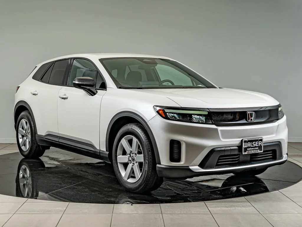 Used 2024 Snowfall Pearl Honda EX image 3