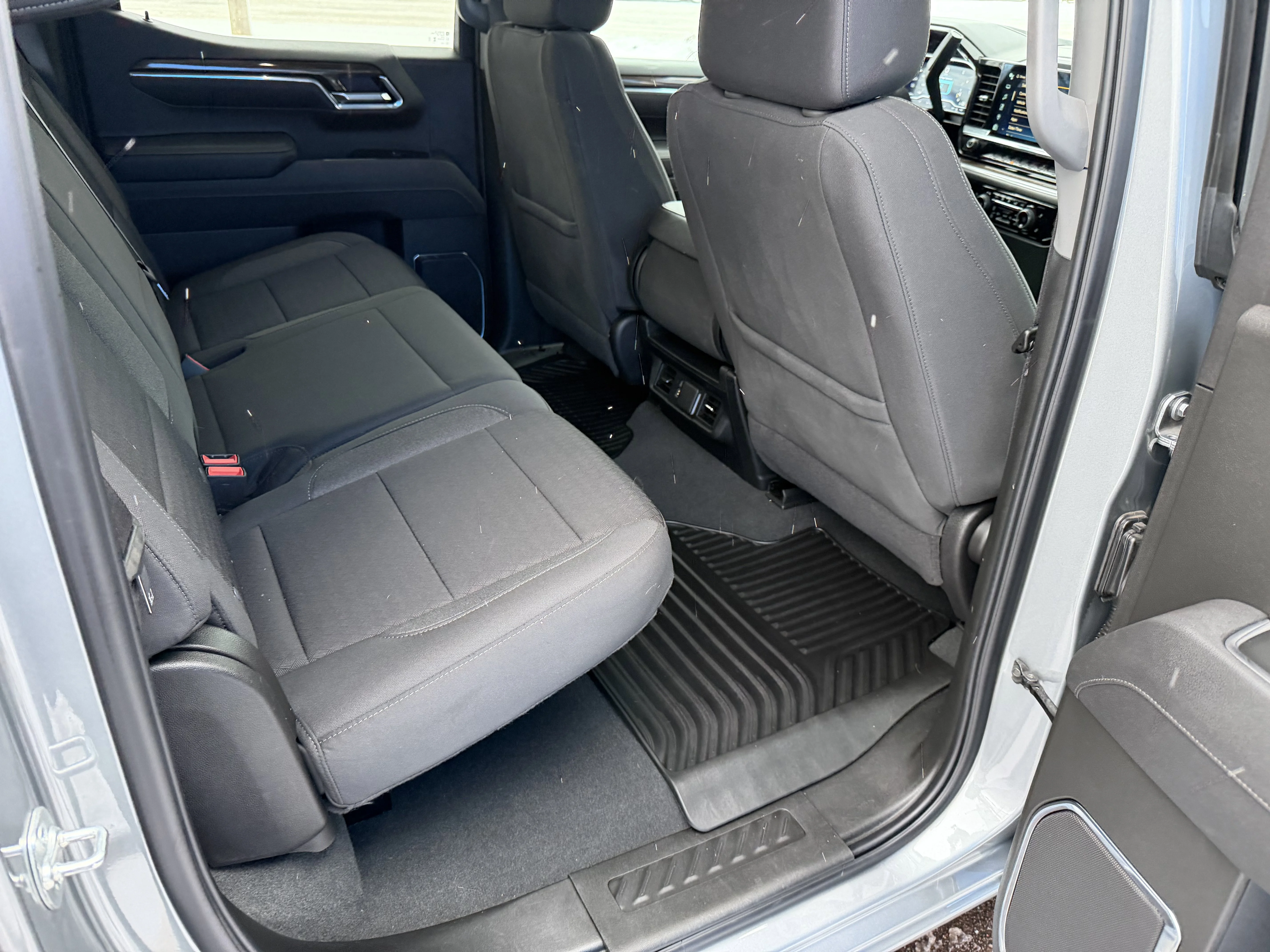 2025 Chevrolet Silverado 1500 LT - Photo 9