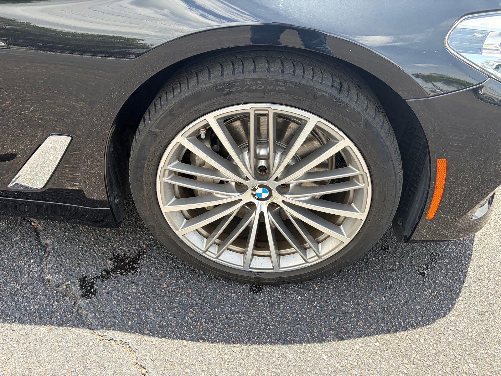 Used 2018 Black BMW 530i image 9