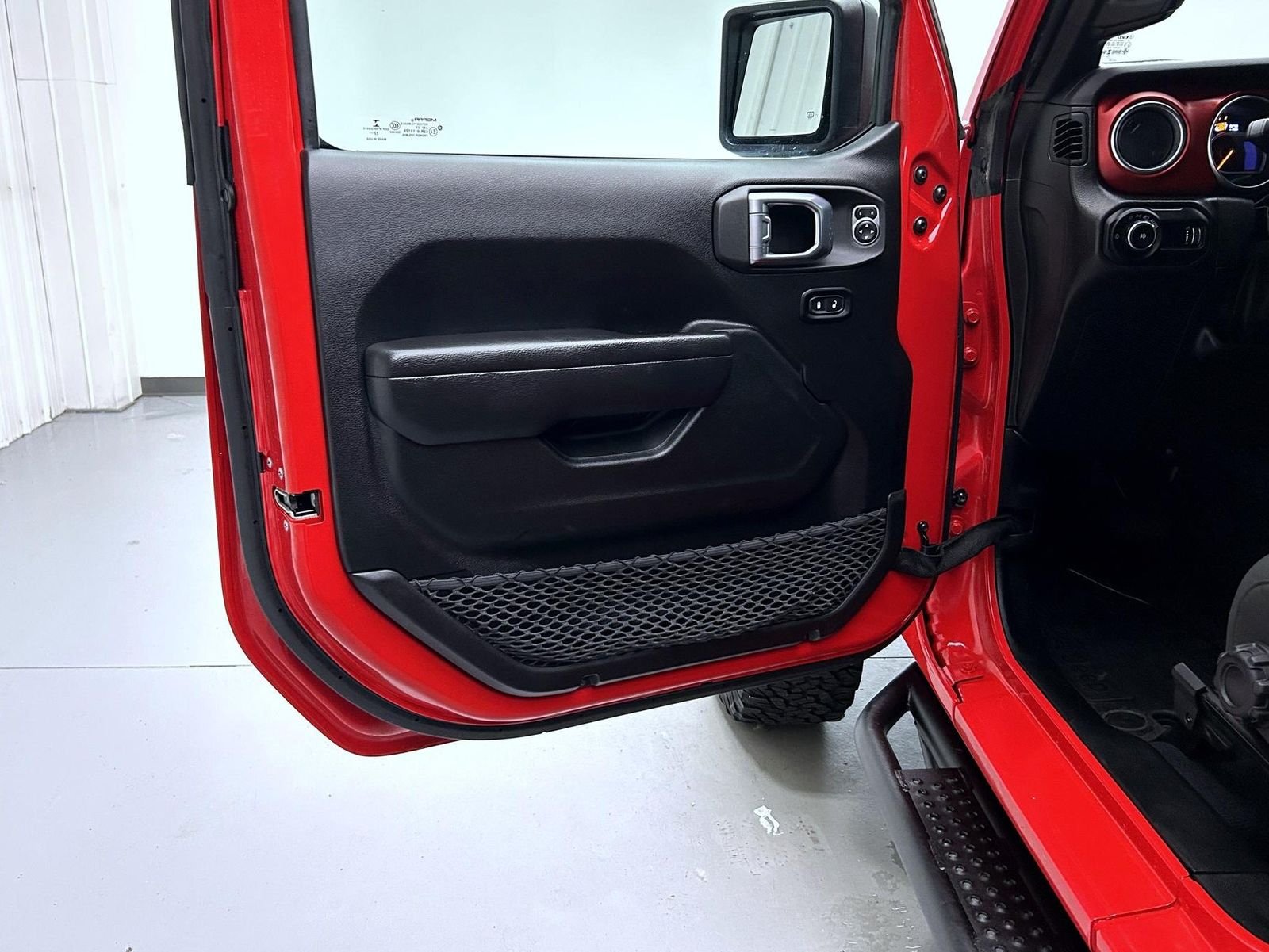 Used 2023 Red Jeep Rubicon image 9