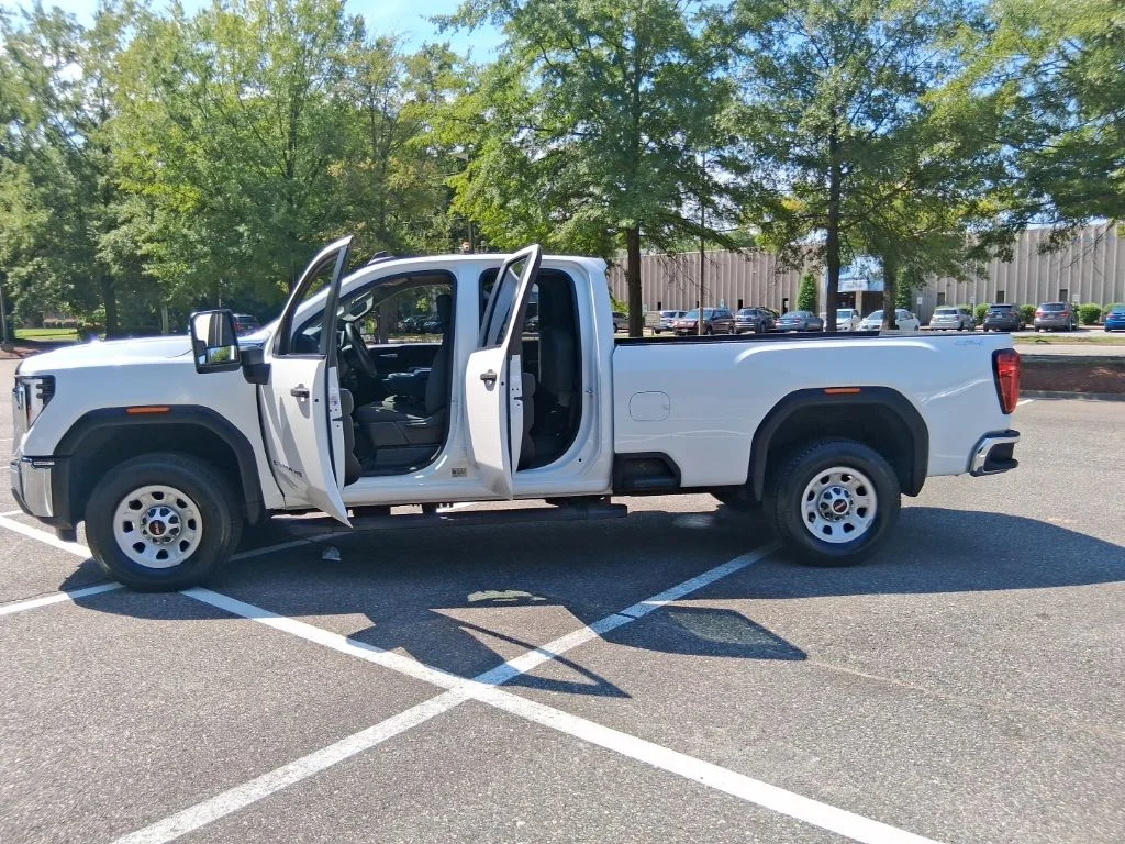Used 2024 White GMC Pro image 19