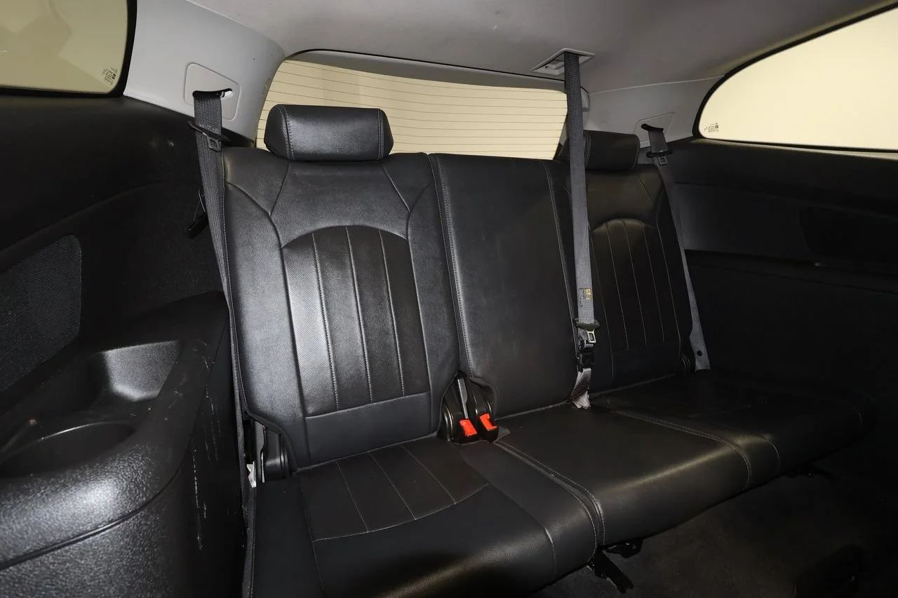 Used 2014 White Diamond Tricoat Chevrolet LTZ image 17
