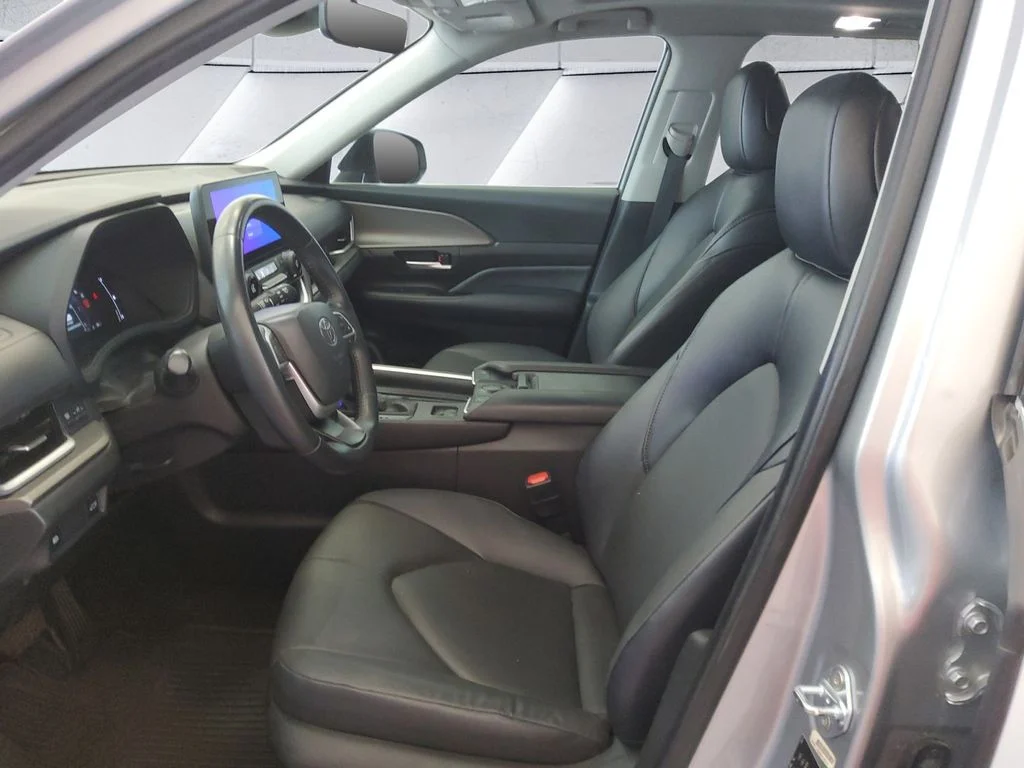 Used 2024 Silver Toyota XLE image 7