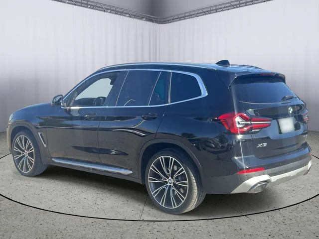 Used 2022 Jet Black BMW sDrive30i image 7