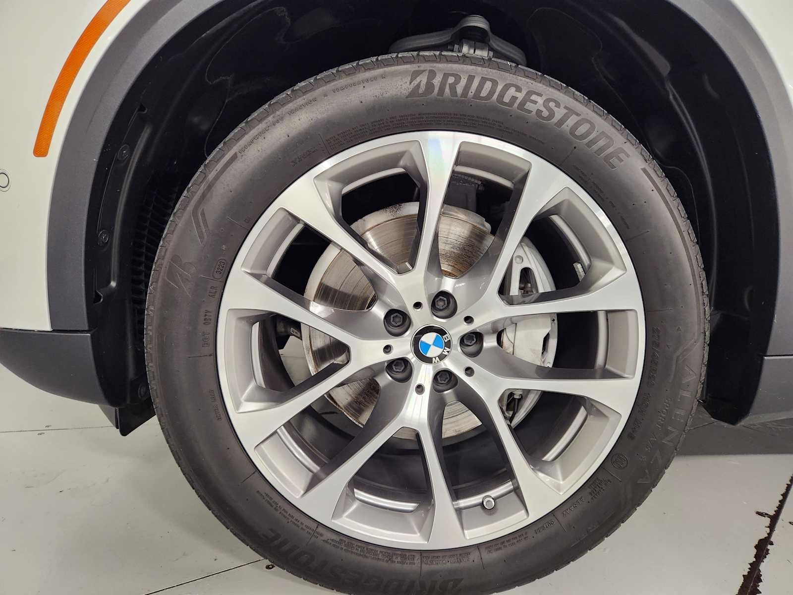Used 2024 Mineral White Metallic BMW xDrive40i image 8