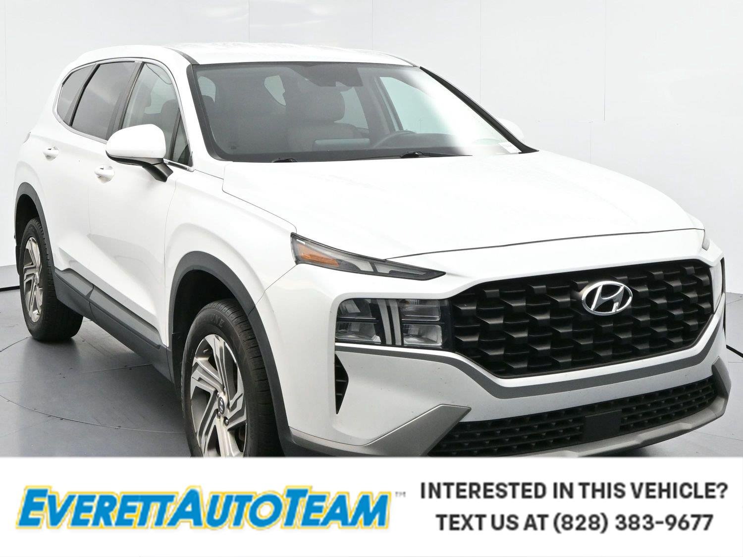 Used 2022 Quartz White Hyundai SE image 1
