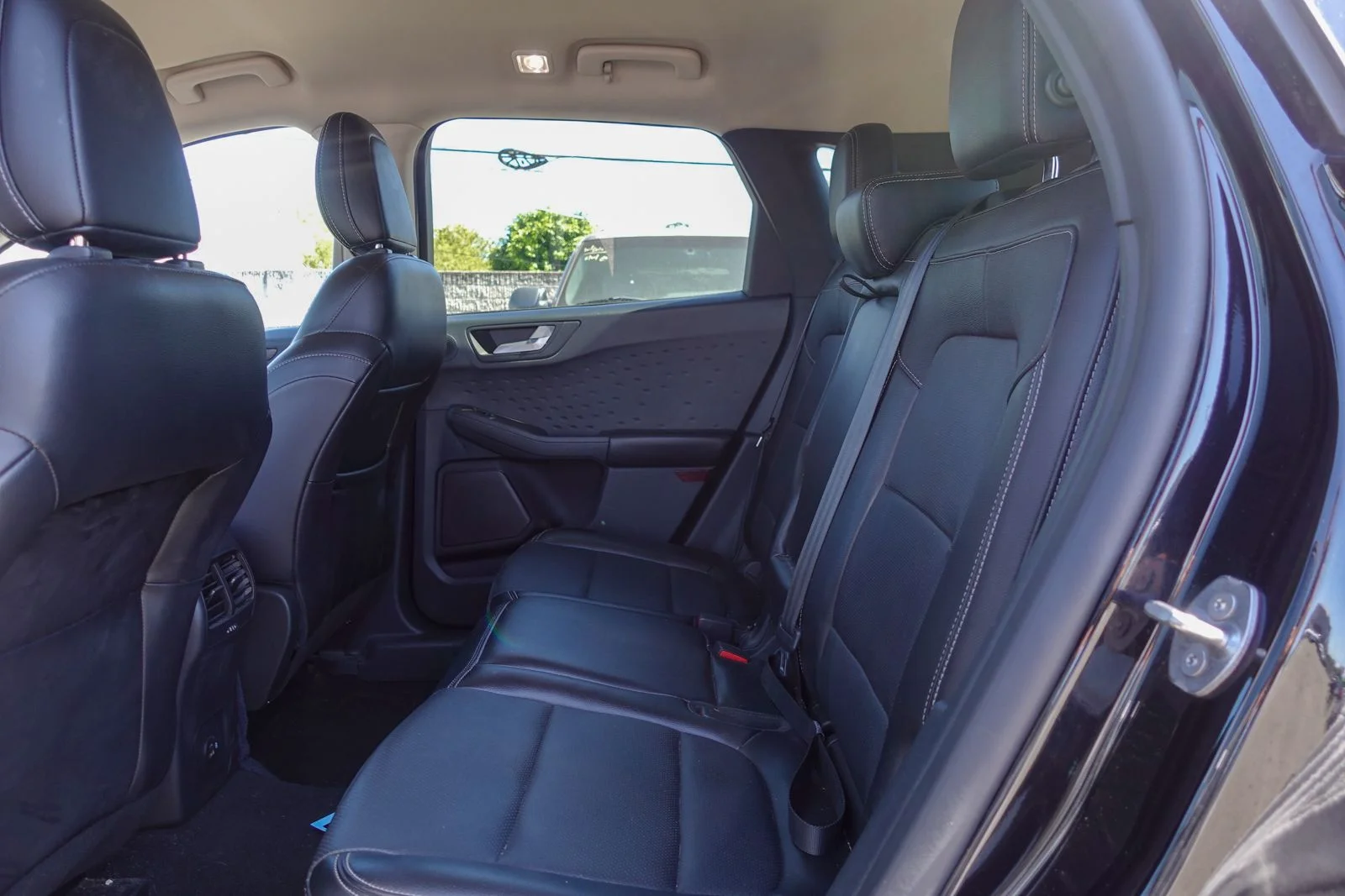 Used 2020 Black Metallic Ford Titanium image 12