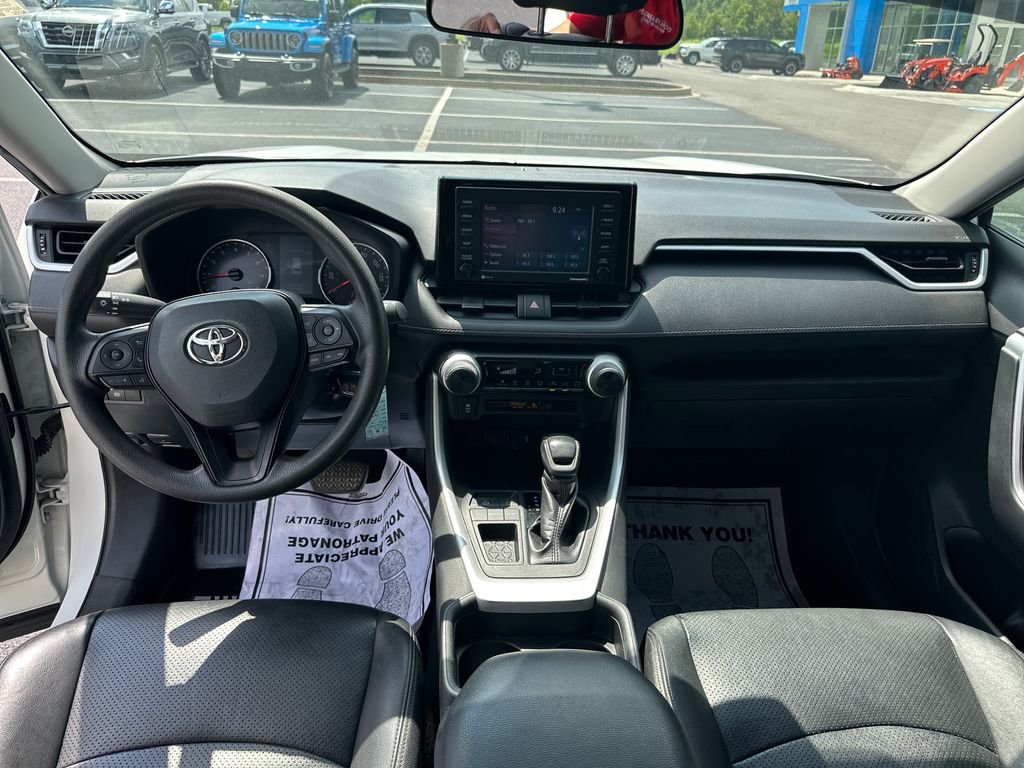 Used 2020 White Toyota LE image 15