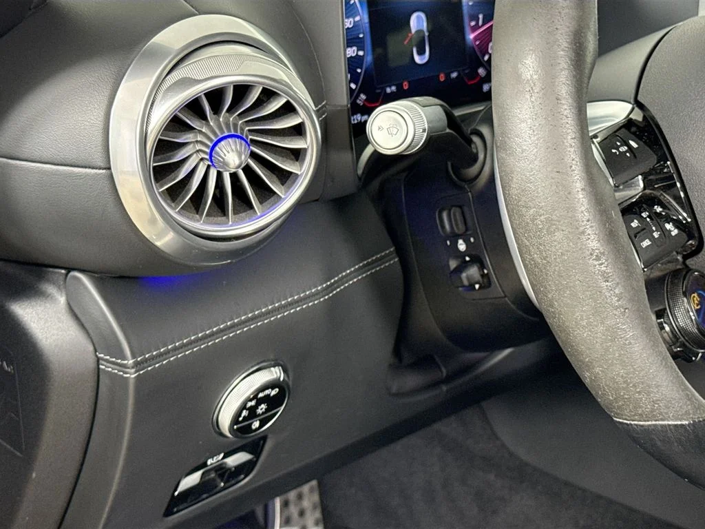 Used 2022  Mercedes-Benz SL 55 AMG® image 10