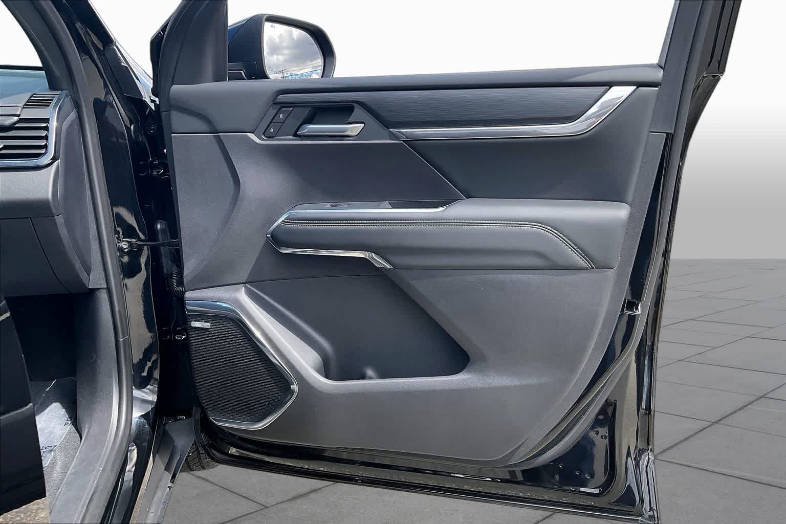 Used 2025 Ebony Twilight Metallic GMC AWD Elevation image 21
