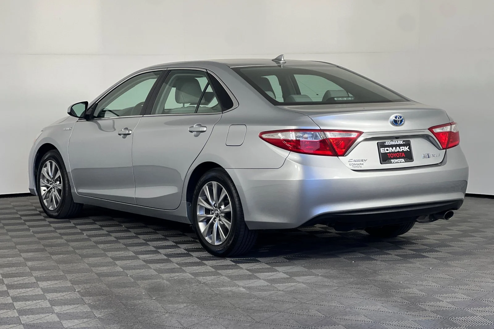 Used 2017 Celestial Silver Toyota Hybrid XLE image 5