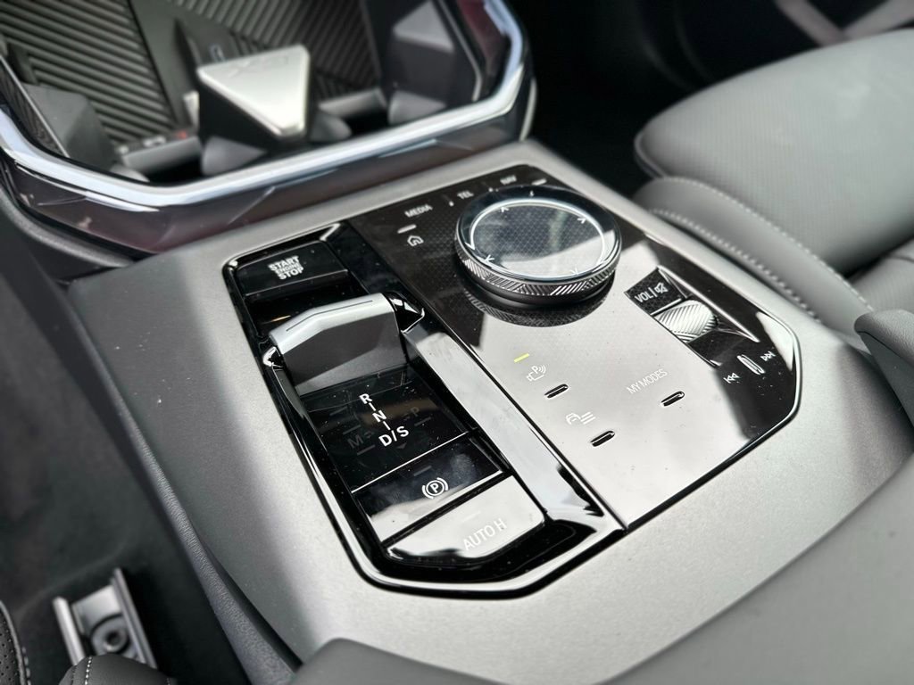 New 2026 Black Sapphire Metallic BMW 30 xDrive image 34