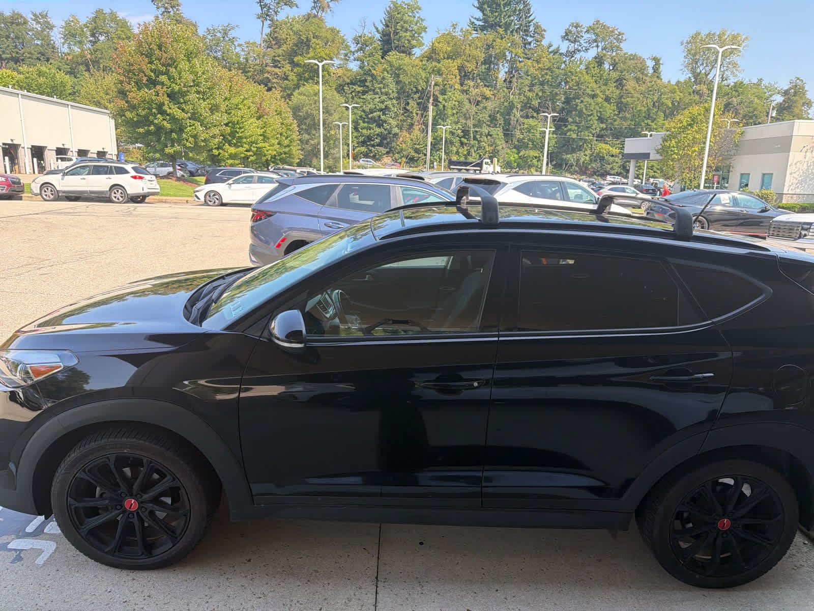 Used 2017 Black Noir Pearl Hyundai Night image 4