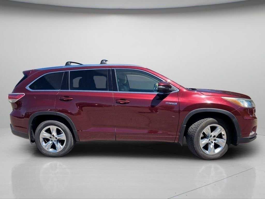 Used 2015 Mica Toyota Limited Platinum image 26