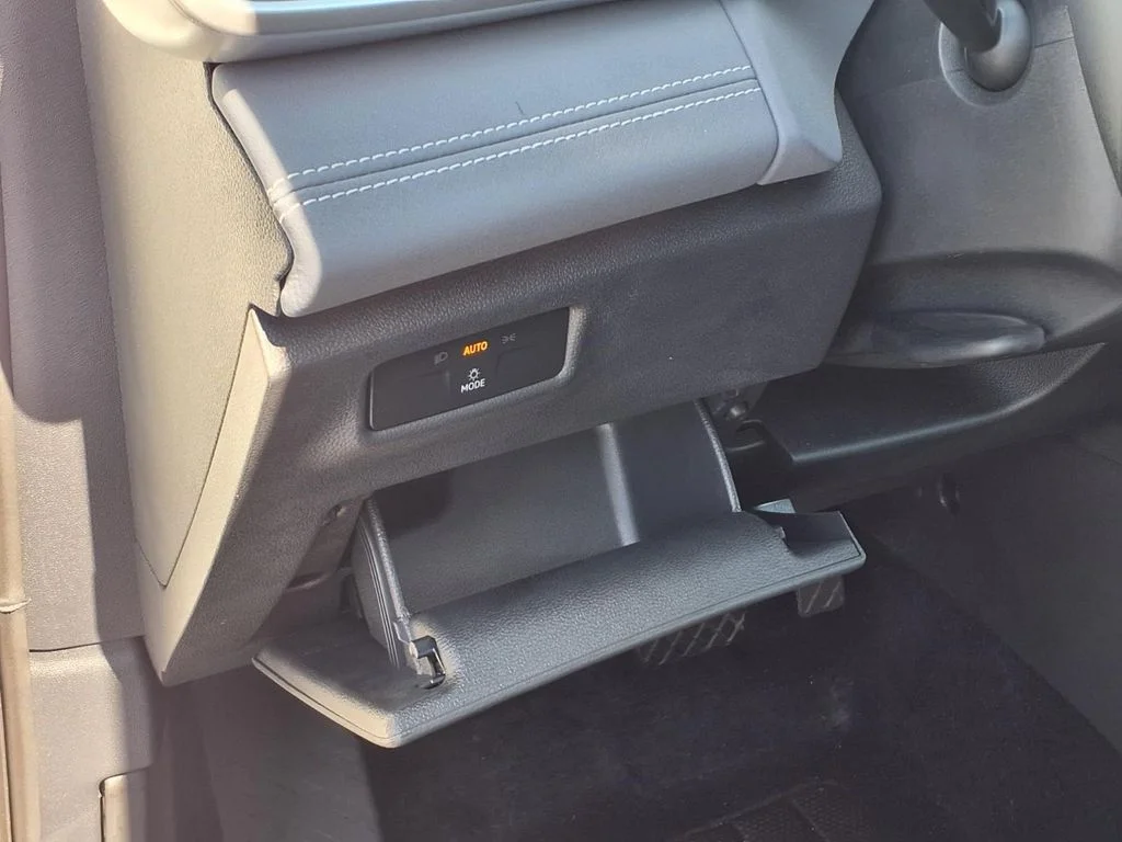 Certified Used 2026 Pure White Volkswagen SE image 14