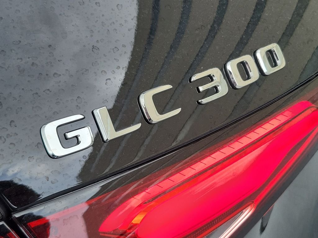 New 2026 Black Mercedes-Benz GLC 300 image 7