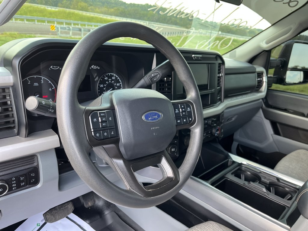 Used 2025 White Ford XL image 15