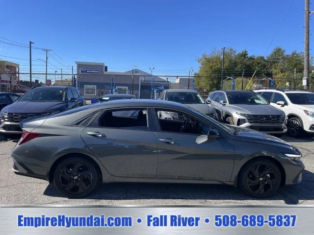 Used 2026 Gray Hyundai SEL Sport image 3