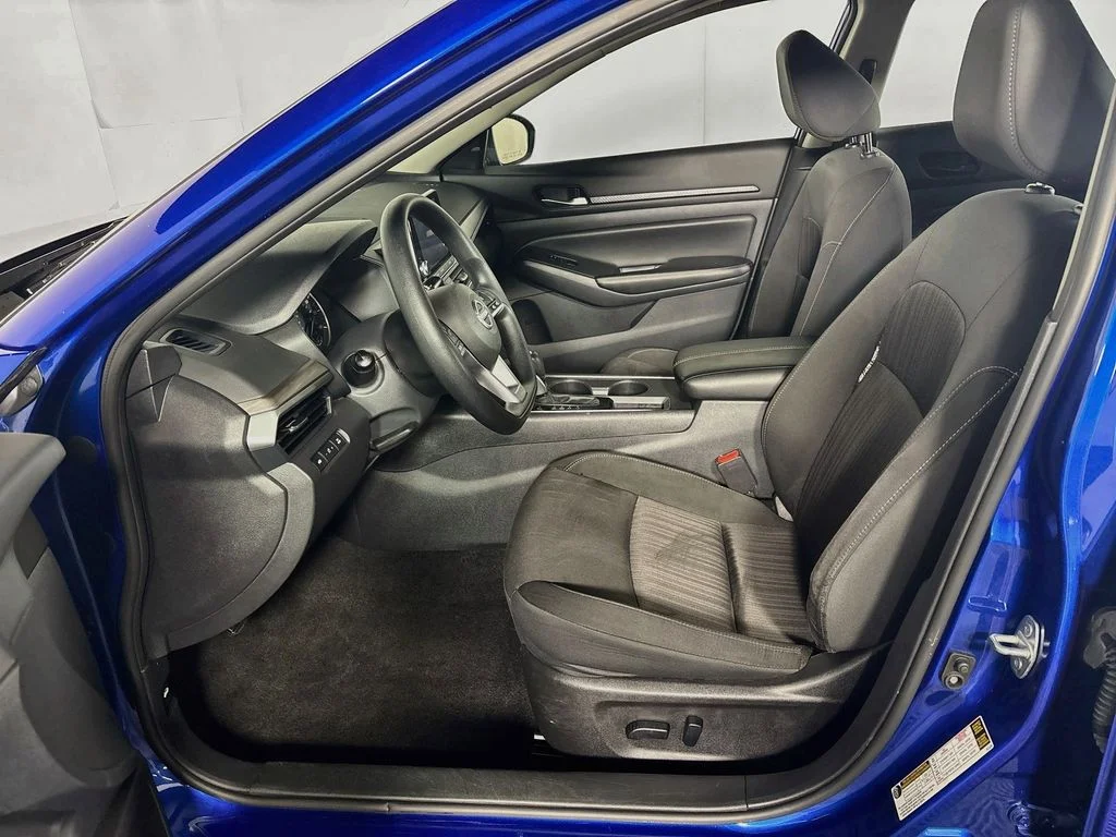 Used 2025 Blue Nissan 2.5 SV image 11